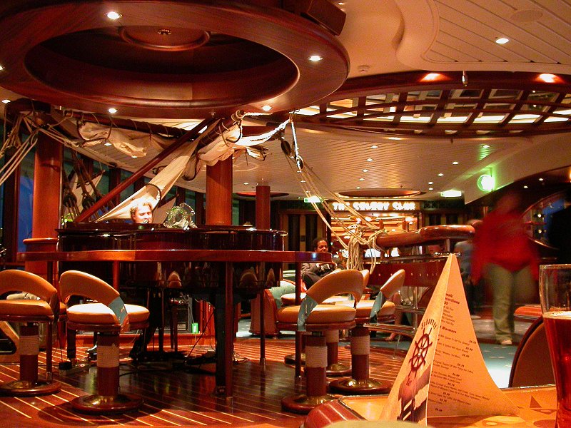 The Schooner Lounge on the 'Radiance of the Seas'